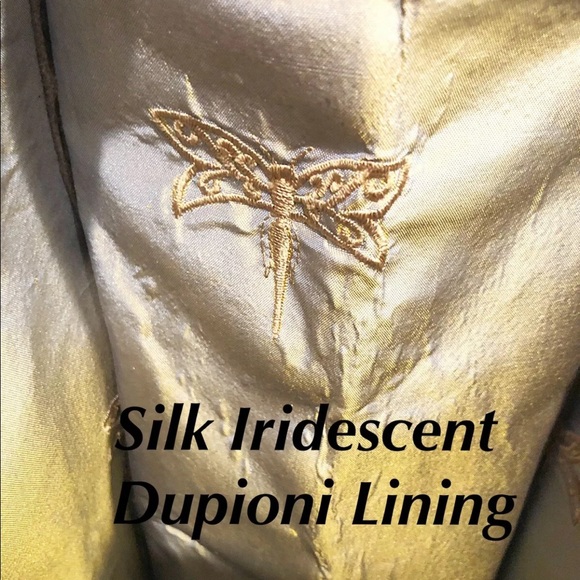 Bee Needlepoint Tote in Gray Suede Black Acrylic Handles NEW, Hand Made, Zip Top - Picture 6 of 10